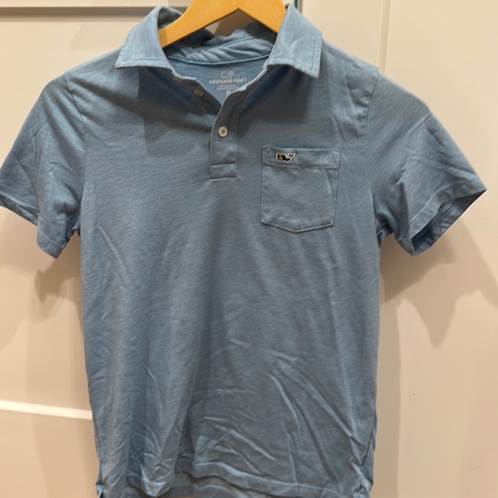 Vineyard Vines short sleeve polo- light blue. Excellent condition- worn twice.
